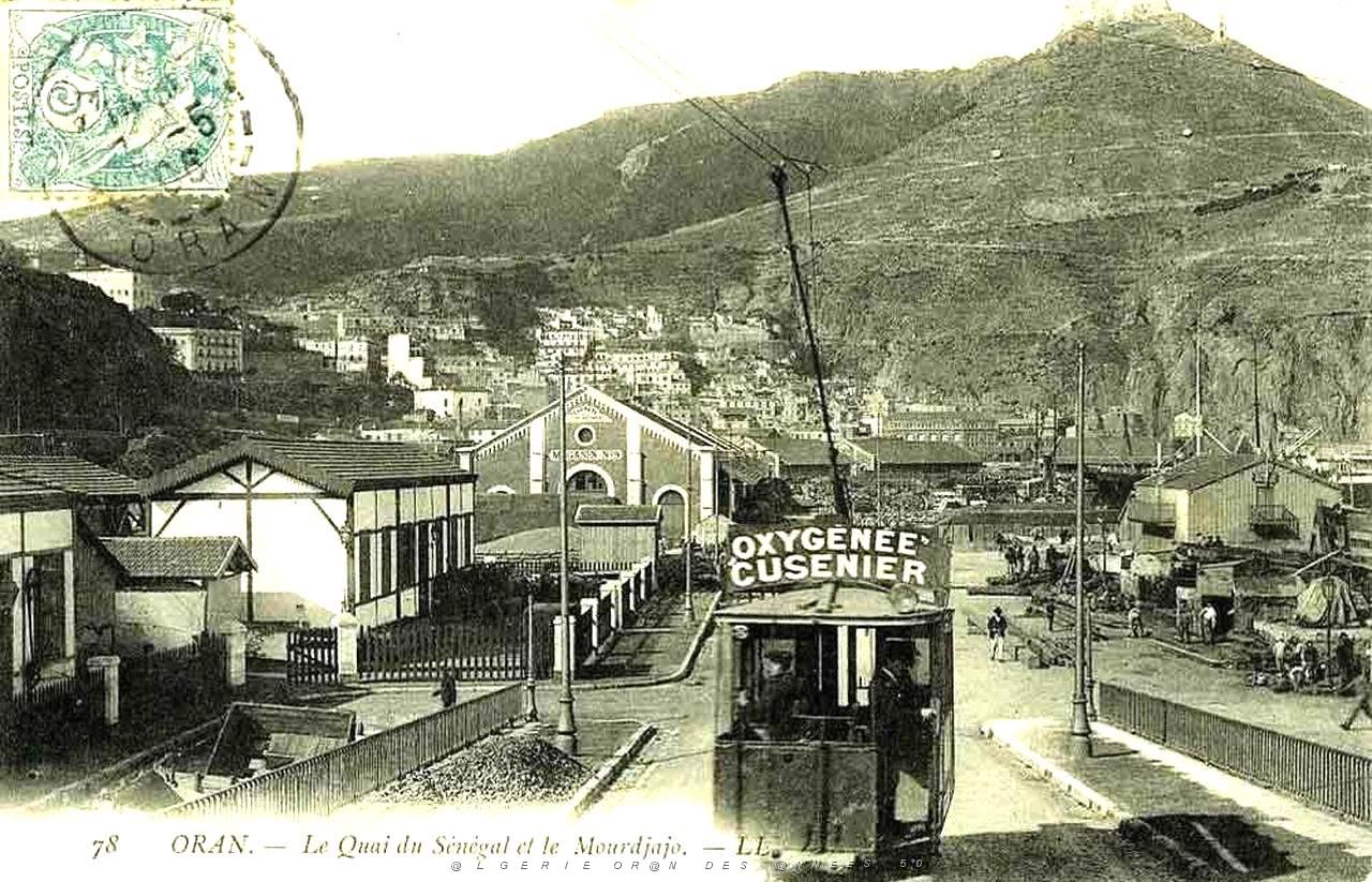 Oran- 054- travail sur les quais.jpg